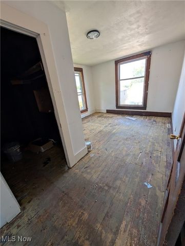 1236 Gomber Avenue, Cambridge, OH 43725