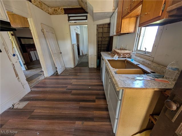 1236 Gomber Avenue, Cambridge, OH 43725