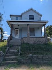 1236 Gomber Avenue, Cambridge, OH 43725