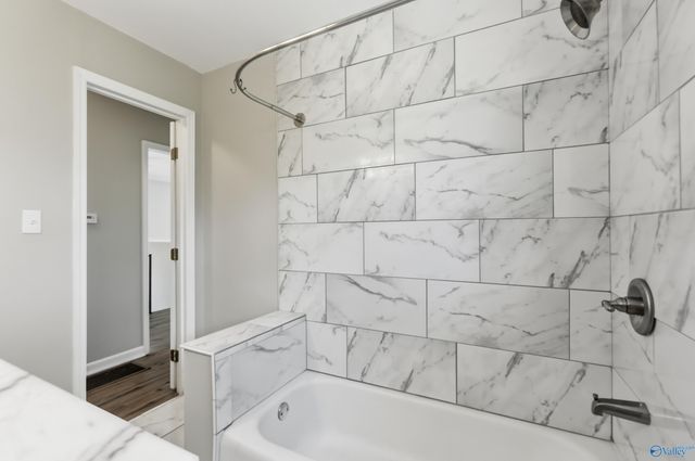 506 Town And Country Drive NW, Huntsville, AL 35806