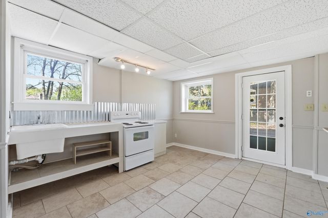 506 Town And Country Drive NW, Huntsville, AL 35806