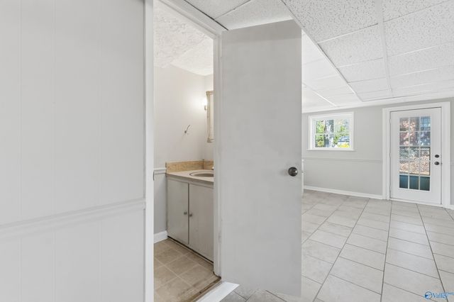 506 Town And Country Drive NW, Huntsville, AL 35806