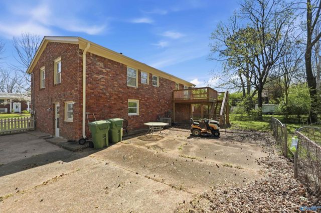 506 Town And Country Drive NW, Huntsville, AL 35806