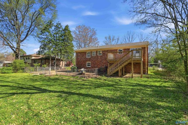 506 Town And Country Drive NW, Huntsville, AL 35806