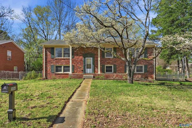 506 Town And Country Drive NW, Huntsville, AL 35806