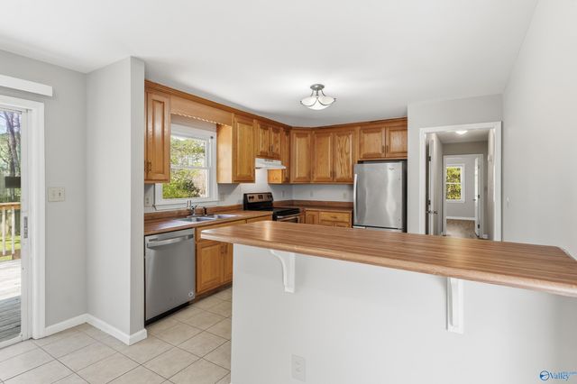 506 Town And Country Drive NW, Huntsville, AL 35806