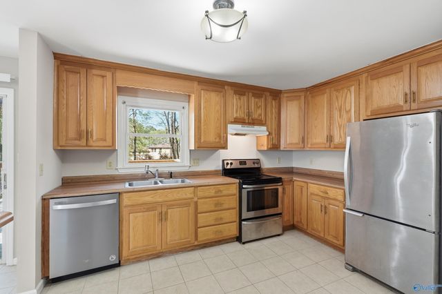 506 Town And Country Drive NW, Huntsville, AL 35806