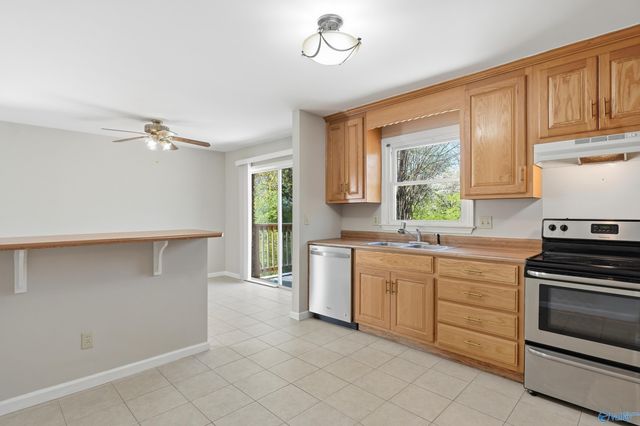 506 Town And Country Drive NW, Huntsville, AL 35806