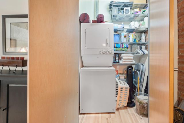 250 Park Avenue 502, Minneapolis, MN 55415