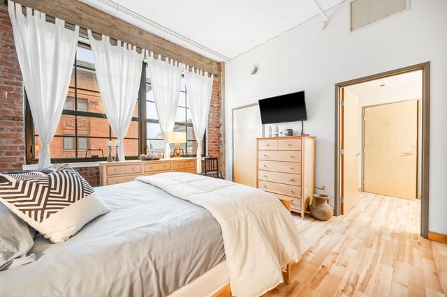 250 Park Avenue 502, Minneapolis, MN 55415