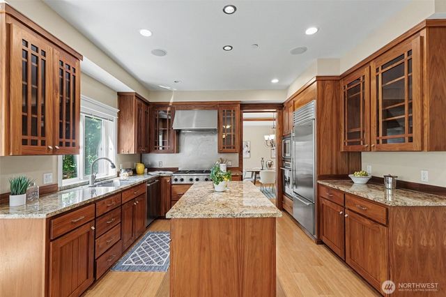 13128 SE Newport Way, Bellevue, WA 98006