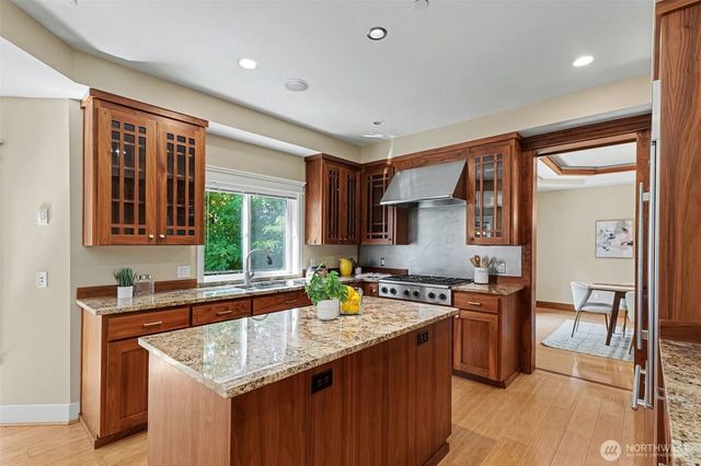 13128 SE Newport Way, Bellevue, WA 98006