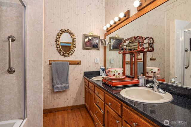 18654 NE 55th Street, Redmond, WA 98052