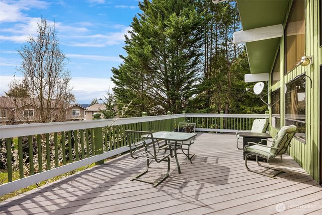 18654 NE 55th Street, Redmond, WA 98052