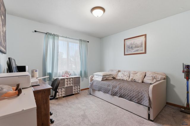 1225 SUMMERFIELD DR, Rapid City, SD 57703