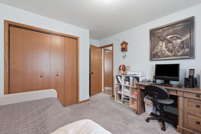 1225 SUMMERFIELD DR, Rapid City, SD 57703