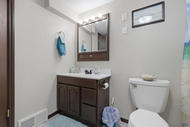 1225 SUMMERFIELD DR, Rapid City, SD 57703