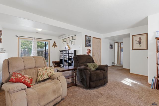 1225 SUMMERFIELD DR, Rapid City, SD 57703