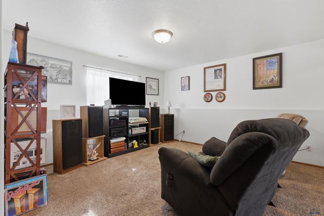 1225 SUMMERFIELD DR, Rapid City, SD 57703