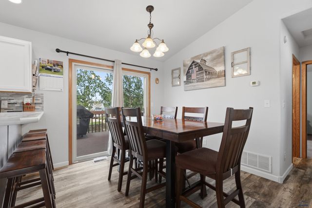1225 SUMMERFIELD DR, Rapid City, SD 57703