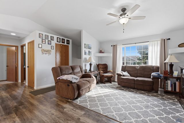 1225 SUMMERFIELD DR, Rapid City, SD 57703