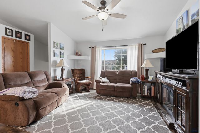 1225 SUMMERFIELD DR, Rapid City, SD 57703