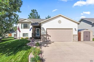 1225 SUMMERFIELD DR, Rapid City, SD 57703