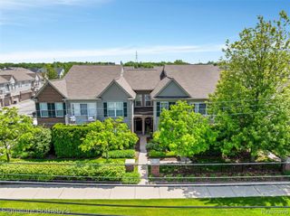 340 N Wixom Road, Wixom, MI 48393