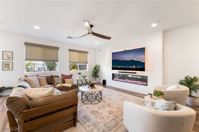 10332 Thurso Avenue, Las Vegas, NV 89166
