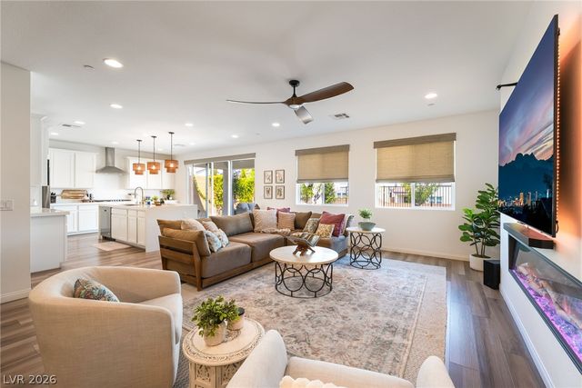 10332 Thurso Avenue, Las Vegas, NV 89166