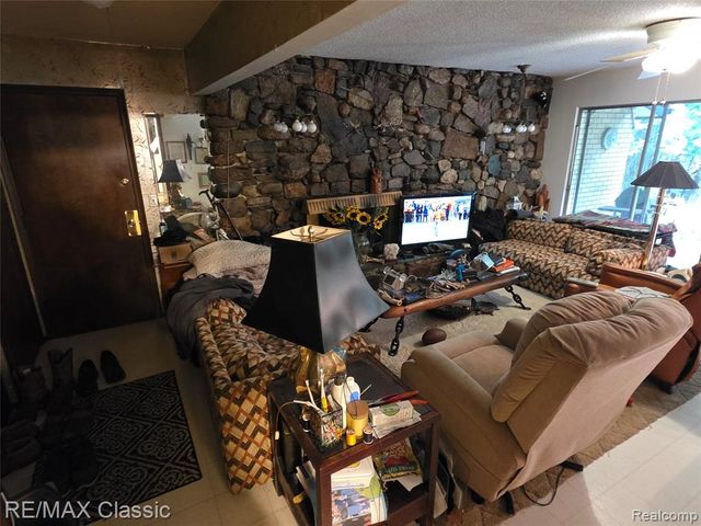25650 Mcallister Street, Southfield, MI 48033