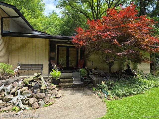 25650 Mcallister Street, Southfield, MI 48033