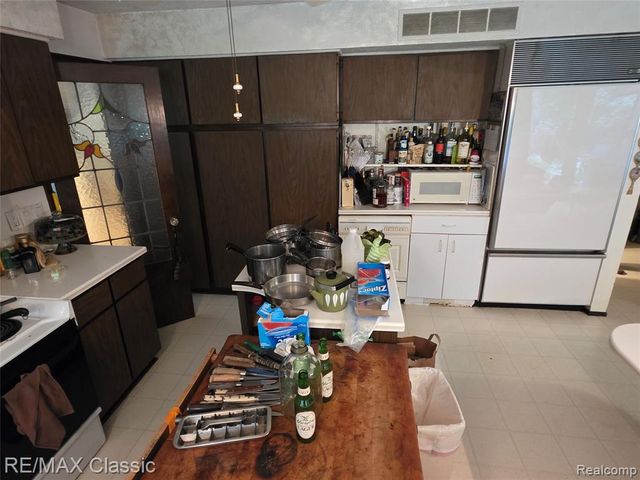 25650 Mcallister Street, Southfield, MI 48033