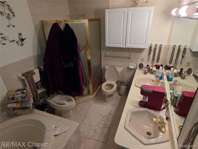 25650 Mcallister Street, Southfield, MI 48033