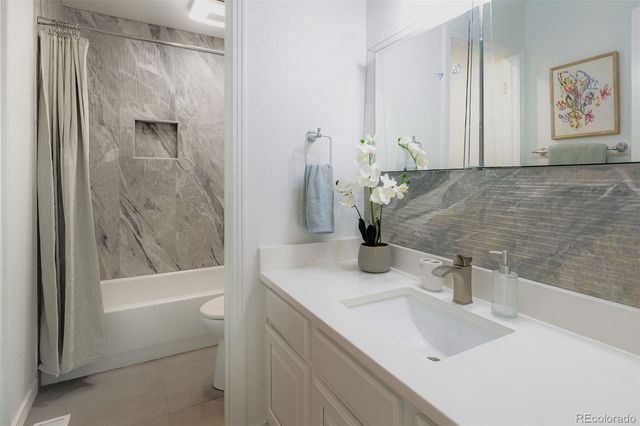 8407 S Parfet Court, Littleton, CO 80127