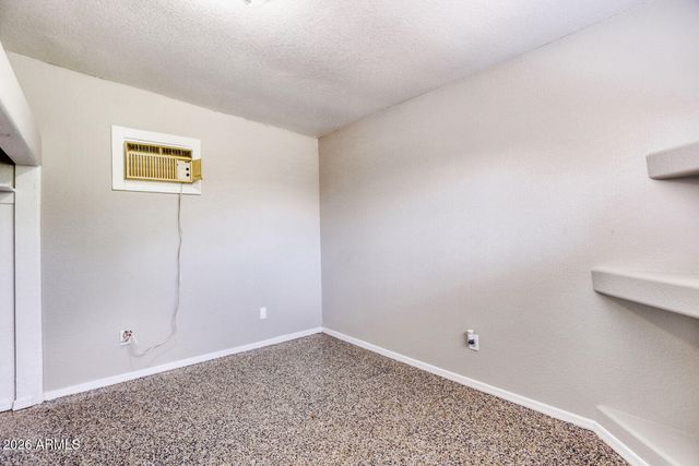 6102 N 71ST Drive, Glendale, AZ 85303