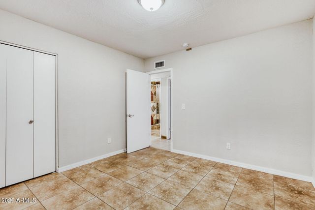 6102 N 71ST Drive, Glendale, AZ 85303