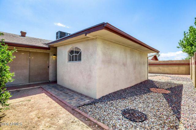 6102 N 71ST Drive, Glendale, AZ 85303