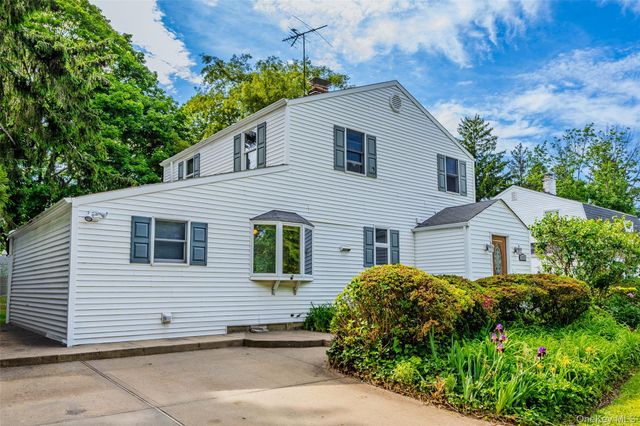 103 Cherrytree Lane, Roslyn Heights, NY 11577