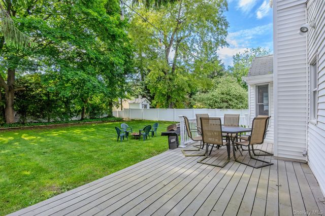 103 Cherrytree Lane, Roslyn Heights, NY 11577