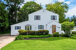 103 Cherrytree Lane, Roslyn Heights, NY 11577