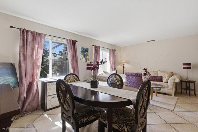 1300 Kensington Dr, Plumas Lake, CA 95961