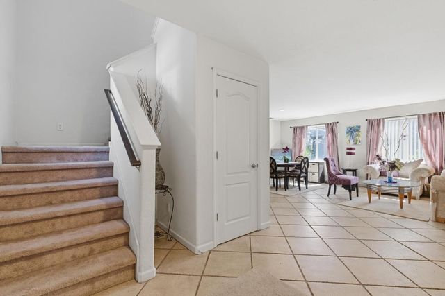 1300 Kensington Dr, Plumas Lake, CA 95961