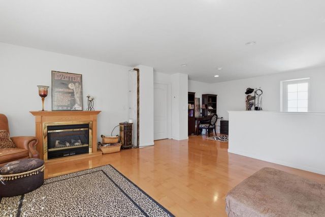 1300 Kensington Dr, Plumas Lake, CA 95961