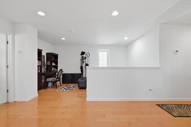 1300 Kensington Dr, Plumas Lake, CA 95961