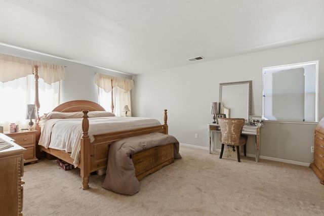 1300 Kensington Dr, Plumas Lake, CA 95961