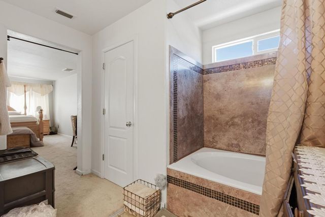 1300 Kensington Dr, Plumas Lake, CA 95961