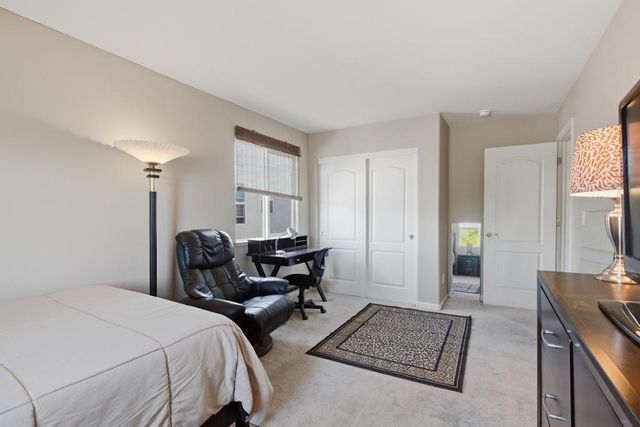 1300 Kensington Dr, Plumas Lake, CA 95961