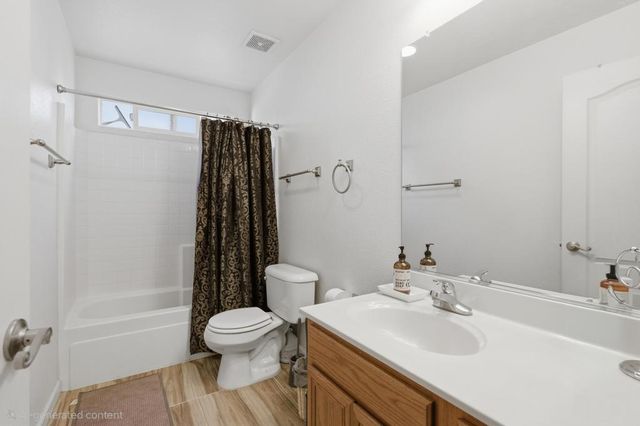 1300 Kensington Dr, Plumas Lake, CA 95961