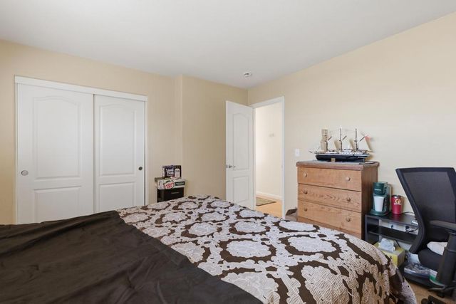 1300 Kensington Dr, Plumas Lake, CA 95961